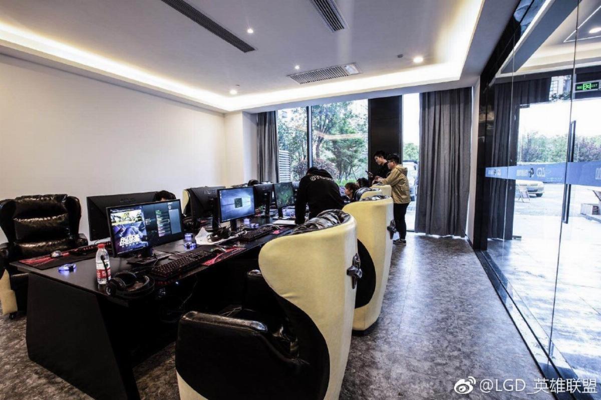 LGD Gaming открыли интернет-кафе